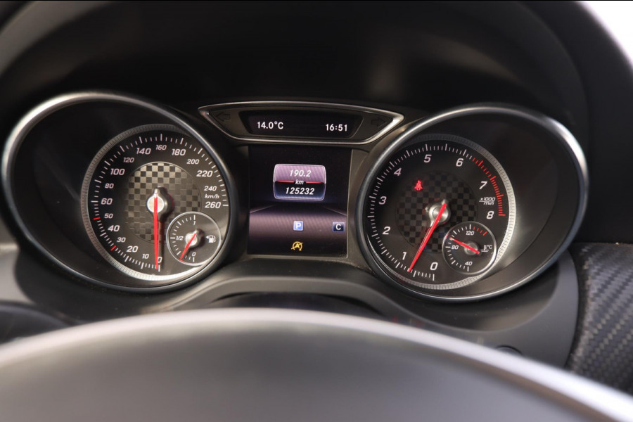 Mercedes-Benz A-Klasse 180 AMG-Line Pano Sportstoelen Led Navi Camera Parkeersensor V+A Cruise Control Sfeerverlichting