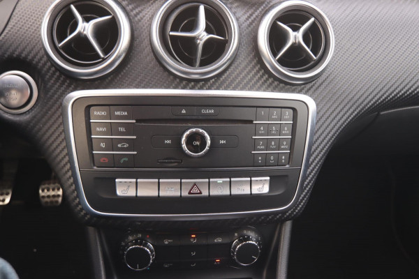 Mercedes-Benz A-Klasse 180 AMG-Line Pano Sportstoelen Led Navi Camera Parkeersensor V+A Cruise Control Sfeerverlichting