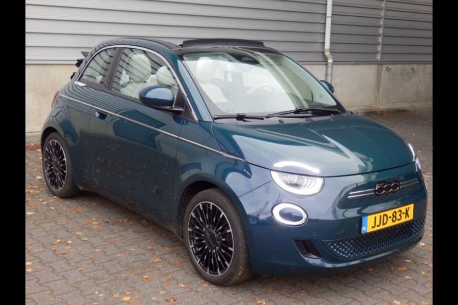 Fiat 500E La Prima 42 kWh | Cabriolet | Leder | Apple Carpl / Andr. Auto Fiat 500E La Prima 42 kWh | Cabriolet | Leder | Apple Carpl / Andr. Auto