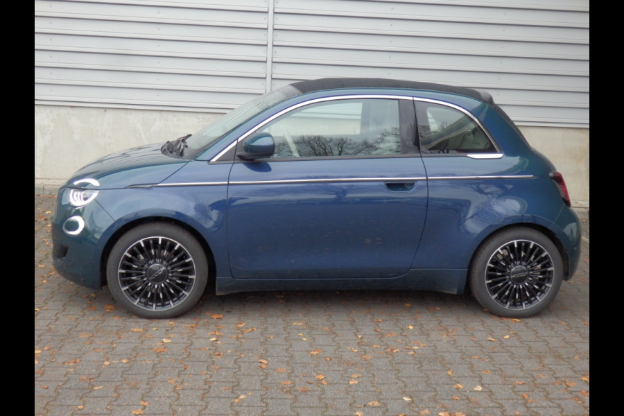 Fiat 500E La Prima 42 kWh | Cabriolet | Leder | Apple Carpl / Andr. Auto Fiat 500E La Prima 42 kWh | Cabriolet | Leder | Apple Carpl / Andr. Auto