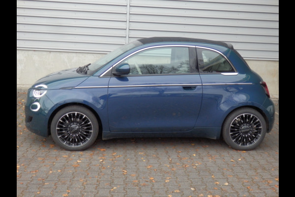 Fiat 500E La Prima 42 kWh | Cabriolet | Leder | Apple Carpl / Andr. Auto Fiat 500E La Prima 42 kWh | Cabriolet | Leder | Apple Carpl / Andr. Auto