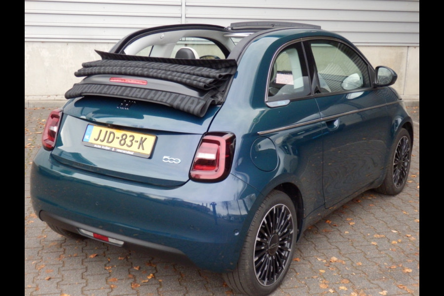 Fiat 500E La Prima 42 kWh | Cabriolet | Leder | Apple Carpl / Andr. Auto Fiat 500E La Prima 42 kWh | Cabriolet | Leder | Apple Carpl / Andr. Auto