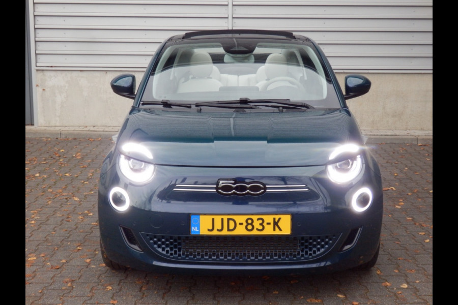 Fiat 500E La Prima 42 kWh | Cabriolet | Leder | Apple Carpl / Andr. Auto Fiat 500E La Prima 42 kWh | Cabriolet | Leder | Apple Carpl / Andr. Auto