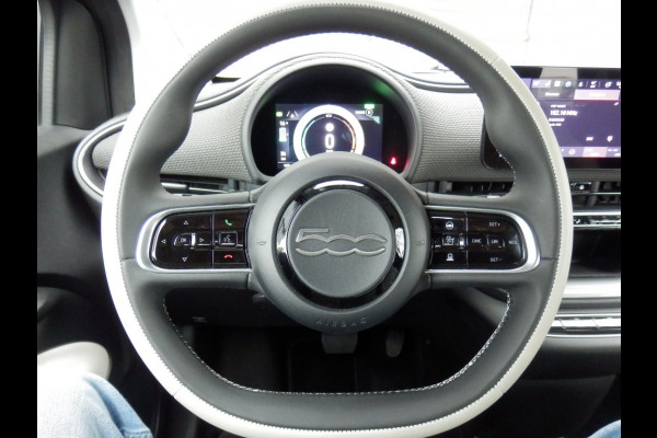 Fiat 500E La Prima 42 kWh | Cabriolet | Leder | Apple Carpl / Andr. Auto Fiat 500E La Prima 42 kWh | Cabriolet | Leder | Apple Carpl / Andr. Auto