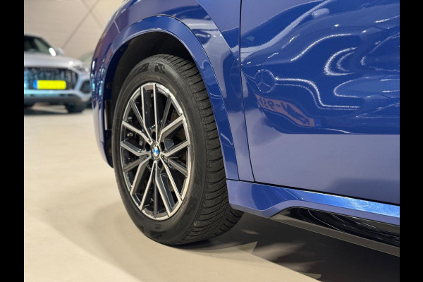 BMW X1 SDrive18i M-Pakket, Facelift, Wide Screen, Apple Carplay, Android Auto, Voll Led, Ambiënte Light, Camera, Cruise, Clima BMW X1 SDrive18i M-Pakket, Facelift, Wide Screen, Apple Carplay, Android Auto, Voll Led, Ambiënte Light, Camera, Cruise, Clima