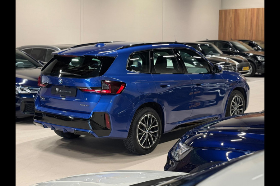 BMW X1 SDrive18i M-Pakket, Facelift, Wide Screen, Apple Carplay, Android Auto, Voll Led, Ambiënte Light, Camera, Cruise, Clima BMW X1 SDrive18i M-Pakket, Facelift, Wide Screen, Apple Carplay, Android Auto, Voll Led, Ambiënte Light, Camera, Cruise, Clima