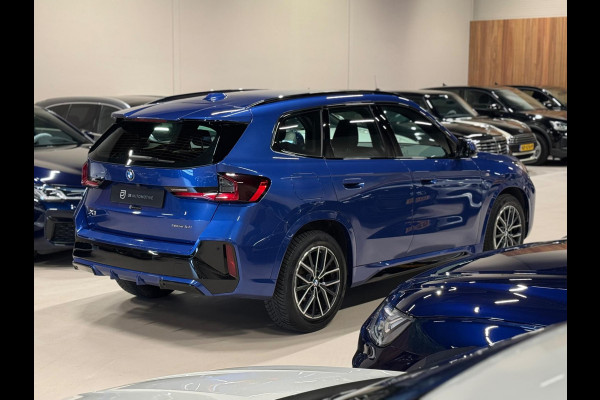 BMW X1 SDrive18i M-Pakket, Facelift, Wide Screen, Apple Carplay, Android Auto, Voll Led, Ambiënte Light, Camera, Cruise, Clima BMW X1 SDrive18i M-Pakket, Facelift, Wide Screen, Apple Carplay, Android Auto, Voll Led, Ambiënte Light, Camera, Cruise, Clima