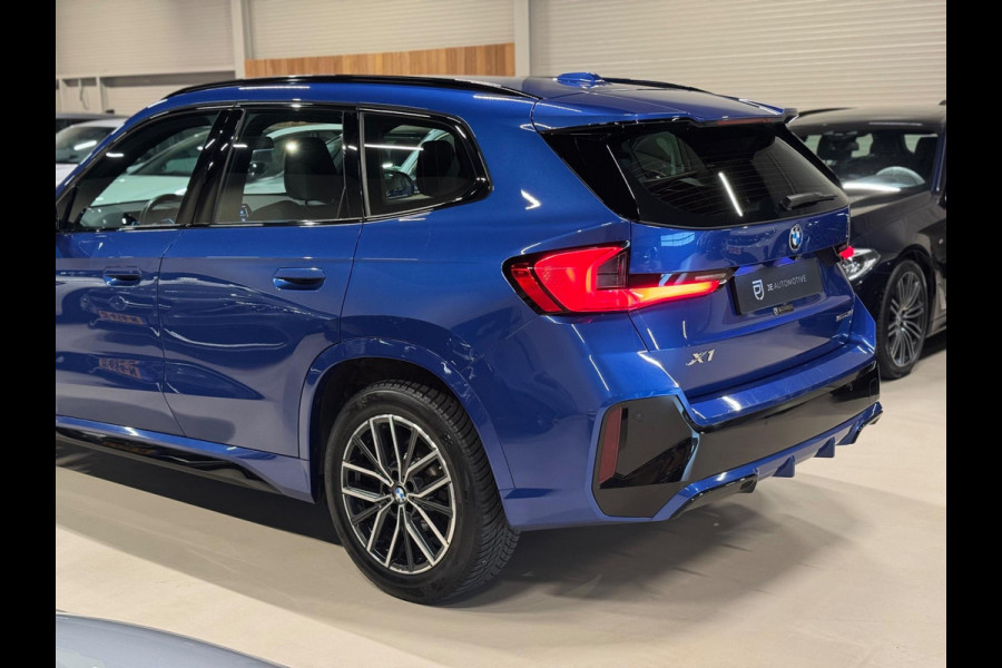 BMW X1 SDrive18i M-Pakket, Facelift, Wide Screen, Apple Carplay, Android Auto, Voll Led, Ambiënte Light, Camera, Cruise, Clima BMW X1 SDrive18i M-Pakket, Facelift, Wide Screen, Apple Carplay, Android Auto, Voll Led, Ambiënte Light, Camera, Cruise, Clima