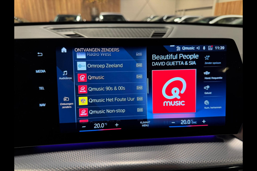 BMW X1 SDrive18i M-Pakket, Facelift, Wide Screen, Apple Carplay, Android Auto, Voll Led, Ambiënte Light, Camera, Cruise, Clima BMW X1 SDrive18i M-Pakket, Facelift, Wide Screen, Apple Carplay, Android Auto, Voll Led, Ambiënte Light, Camera, Cruise, Clima