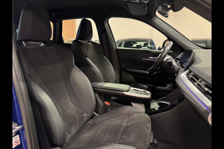 BMW X1 SDrive18i M-Pakket, Facelift, Wide Screen, Apple Carplay, Android Auto, Voll Led, Ambiënte Light, Camera, Cruise, Clima BMW X1 SDrive18i M-Pakket, Facelift, Wide Screen, Apple Carplay, Android Auto, Voll Led, Ambiënte Light, Camera, Cruise, Clima