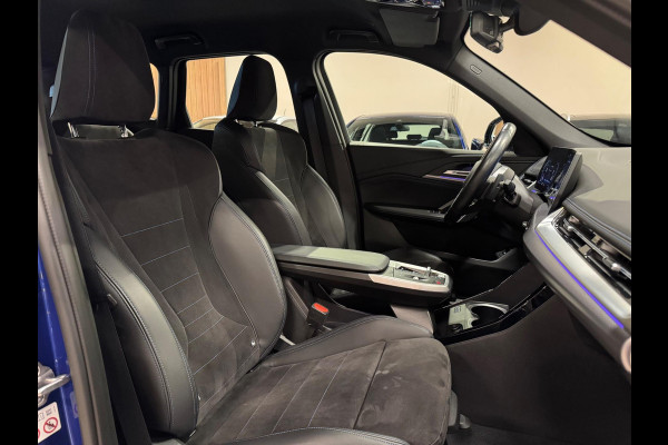 BMW X1 SDrive18i M-Pakket, Facelift, Wide Screen, Apple Carplay, Android Auto, Voll Led, Ambiënte Light, Camera, Cruise, Clima BMW X1 SDrive18i M-Pakket, Facelift, Wide Screen, Apple Carplay, Android Auto, Voll Led, Ambiënte Light, Camera, Cruise, Clima