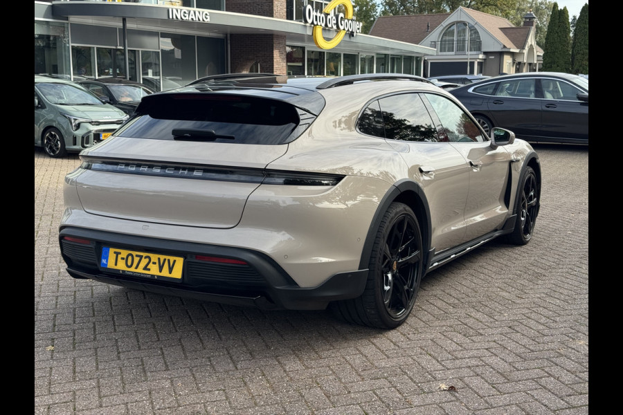 Porsche Taycan Cross Turismo 4 93 kWh / Panoramadak / 360Camera / Passenger Display / Sportdesign + Chrono / 21'' / Bose / Luchtvering / Keyless / Stuur+Stoelverwarming / Dodehoek / DAB / ACC Porsche Taycan Cross Turismo 4 93 kWh / Panoramadak / 360Camera / Passenger Display / Sportdesign + Chrono / 21'' / Bose / Luchtvering / Keyless / Stuur+Stoelverwarming / Dodehoek / DAB / ACC