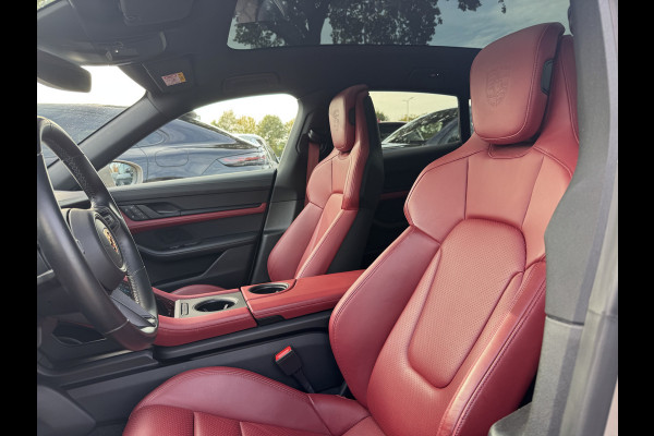 Porsche Taycan Cross Turismo 4 93 kWh / Panoramadak / 360Camera / Passenger Display / Sportdesign + Chrono / 21'' / Bose / Luchtvering / Keyless / Stuur+Stoelverwarming / Dodehoek / DAB / ACC Porsche Taycan Cross Turismo 4 93 kWh / Panoramadak / 360Camera / Passenger Display / Sportdesign + Chrono / 21'' / Bose / Luchtvering / Keyless / Stuur+Stoelverwarming / Dodehoek / DAB / ACC
