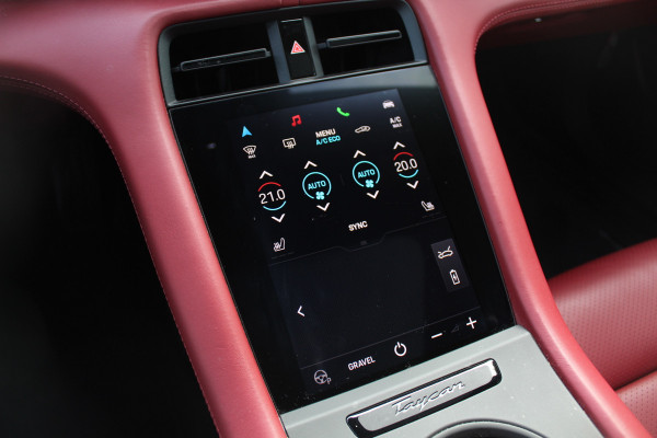 Porsche Taycan Cross Turismo 4 93 kWh / Panoramadak / 360Camera / Passenger Display / Sportdesign + Chrono / 21'' / Bose / Luchtvering / Keyless / Stuur+Stoelverwarming / Dodehoek / DAB / ACC Porsche Taycan Cross Turismo 4 93 kWh / Panoramadak / 360Camera / Passenger Display / Sportdesign + Chrono / 21'' / Bose / Luchtvering / Keyless / Stuur+Stoelverwarming / Dodehoek / DAB / ACC
