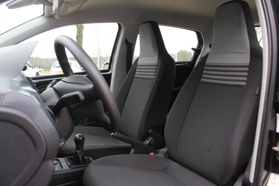 Volkswagen up! 1.0 BMT move up! / NL Auto! / BTW / Airco / DAB / Radio / Bluetooth / 5drs Volkswagen up! 1.0 BMT move up! / NL Auto! / BTW / Airco / DAB / Radio / Bluetooth / 5drs