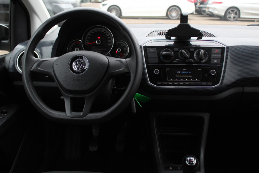 Volkswagen up! 1.0 BMT move up! / NL Auto! / BTW / Airco / DAB / Radio / Bluetooth / 5drs Volkswagen up! 1.0 BMT move up! / NL Auto! / BTW / Airco / DAB / Radio / Bluetooth / 5drs