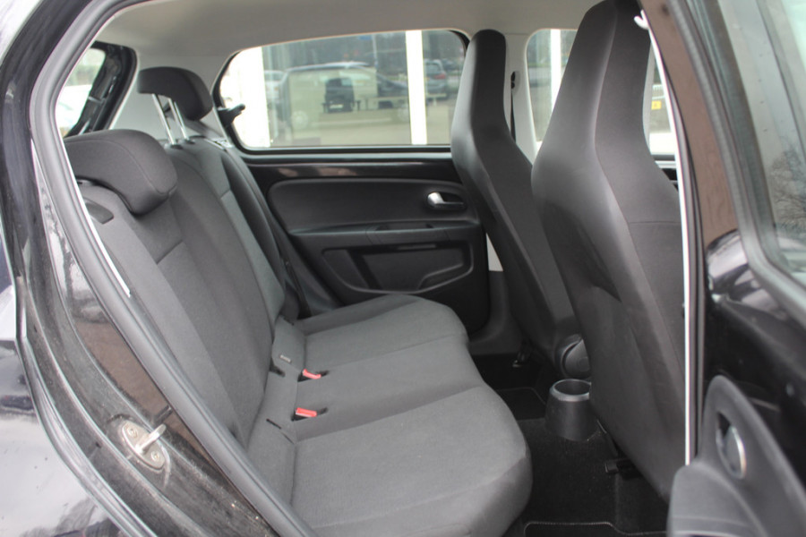 Volkswagen up! 1.0 BMT move up! / NL Auto! / BTW / Airco / DAB / Radio / Bluetooth / 5drs Volkswagen up! 1.0 BMT move up! / NL Auto! / BTW / Airco / DAB / Radio / Bluetooth / 5drs