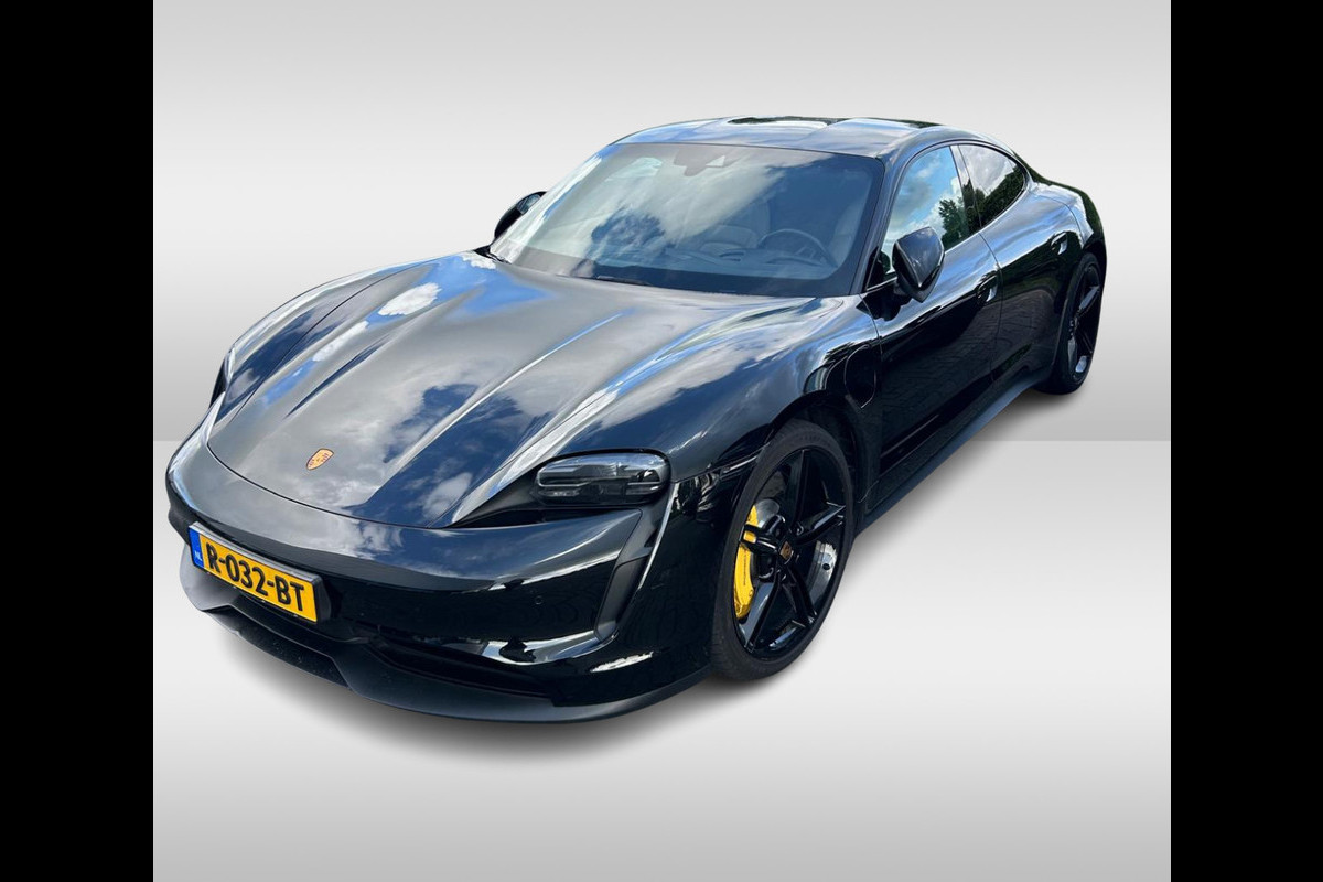 Porsche Taycan Performance 84 kWh / 360Camera / Passenger Display / Sportchrono / Luchtvering / 21'' / Stoelverwarming / Bose / Dodehoek / DAB / Cruise Control Porsche Taycan Performance 84 kWh / 360Camera / Passenger Display / Sportchrono / Luchtvering / 21'' / Stoelverwarming / Bose / Dodehoek / DAB / Cruise Control