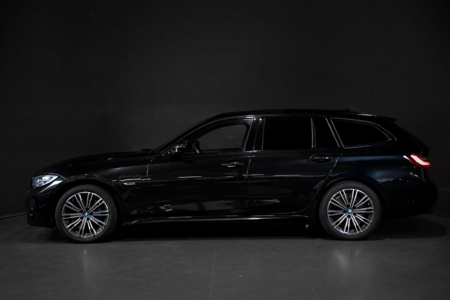 BMW 3 Serie Touring 330e M-Sport | Pano | Trekhaak | 360 camera