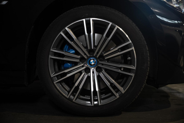 BMW 3 Serie Touring 330e M-Sport | Pano | Trekhaak | 360 camera