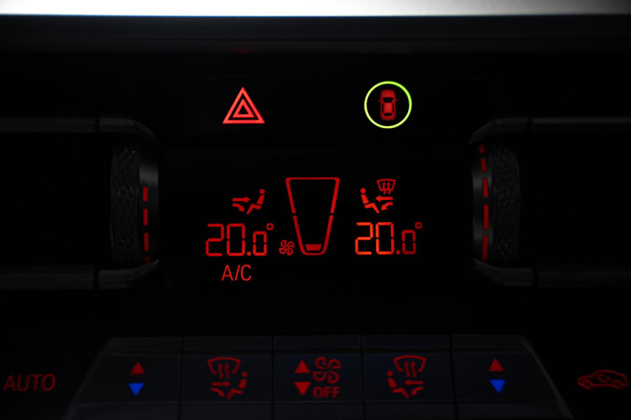 BMW 3 Serie Touring 330e M-Sport | Pano | Trekhaak | 360 camera