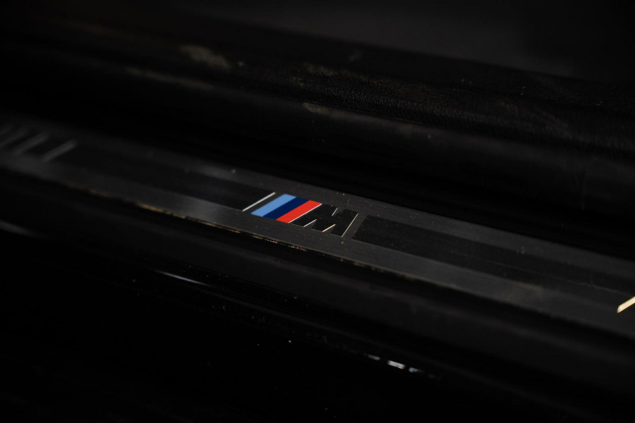 BMW 3 Serie Touring 330e M-Sport | Pano | Trekhaak | 360 camera