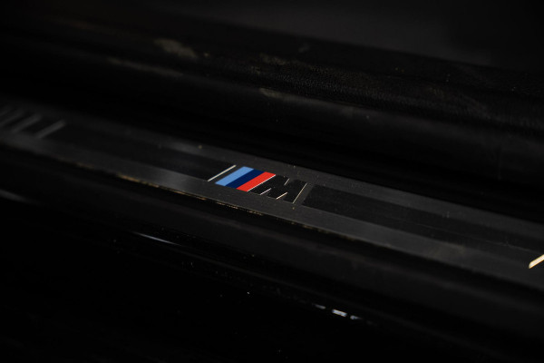 BMW 3 Serie Touring 330e M-Sport | Pano | Trekhaak | 360 camera