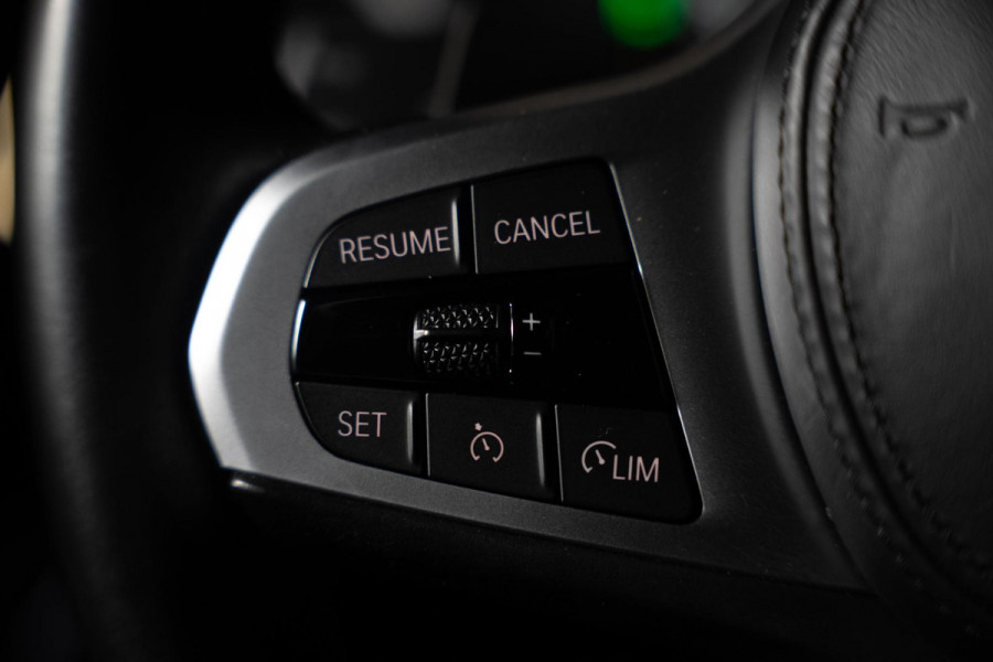 BMW 3 Serie Touring 330e M-Sport | Pano | Trekhaak | 360 camera