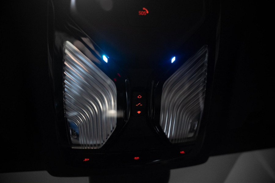 BMW 3 Serie Touring 330e M-Sport | Pano | Trekhaak | 360 camera