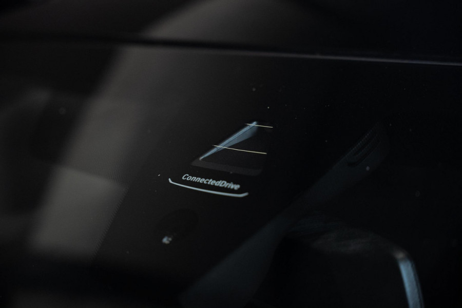 BMW 3 Serie Touring 330e M-Sport | Pano | Trekhaak | 360 camera