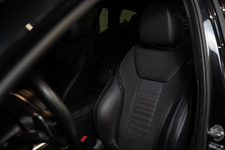 BMW 3 Serie Touring 330e M-Sport | Pano | Trekhaak | 360 camera