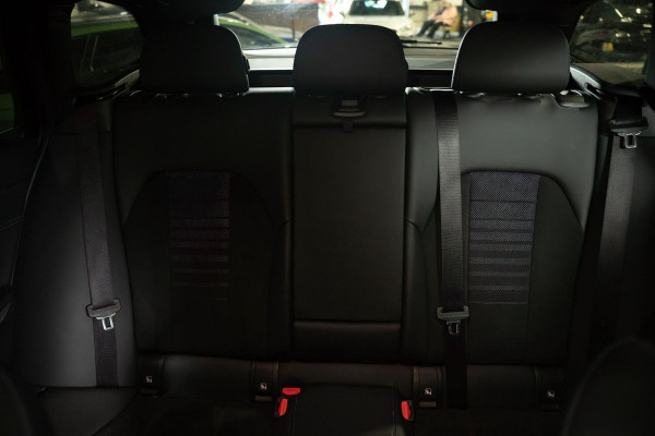 BMW 3 Serie Touring 330e M-Sport | Pano | Trekhaak | 360 camera