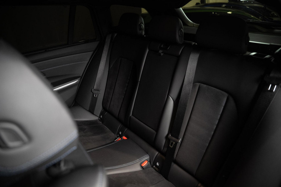 BMW 3 Serie Touring 330e M-Sport | Pano | Trekhaak | 360 camera