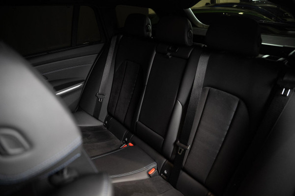 BMW 3 Serie Touring 330e M-Sport | Pano | Trekhaak | 360 camera
