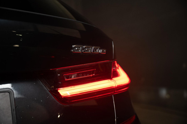 BMW 3 Serie Touring 330e M-Sport | Pano | Trekhaak | 360 camera