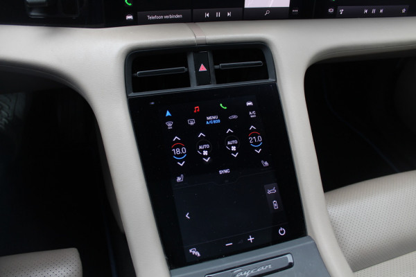 Porsche Taycan Performance 84 kWh / 360Camera / Passenger Display / Sportchrono / Luchtvering / 21'' / Stoelverwarming / Bose / Dodehoek / DAB / Cruise Control