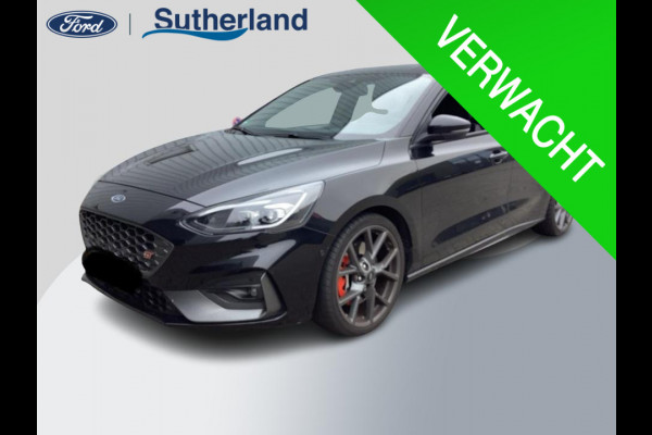 Ford Focus 2.3 EcoBoost ST-3 280pk | Winter Pack | Adaptive LED | Achteruitrijcamera Ford Focus 2.3 EcoBoost ST-3 280pk | Winter Pack | Adaptive LED | Achteruitrijcamera