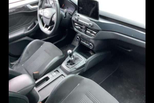 Ford Focus 2.3 EcoBoost ST-3 280pk | Winter Pack | Adaptive LED | Achteruitrijcamera Ford Focus 2.3 EcoBoost ST-3 280pk | Winter Pack | Adaptive LED | Achteruitrijcamera