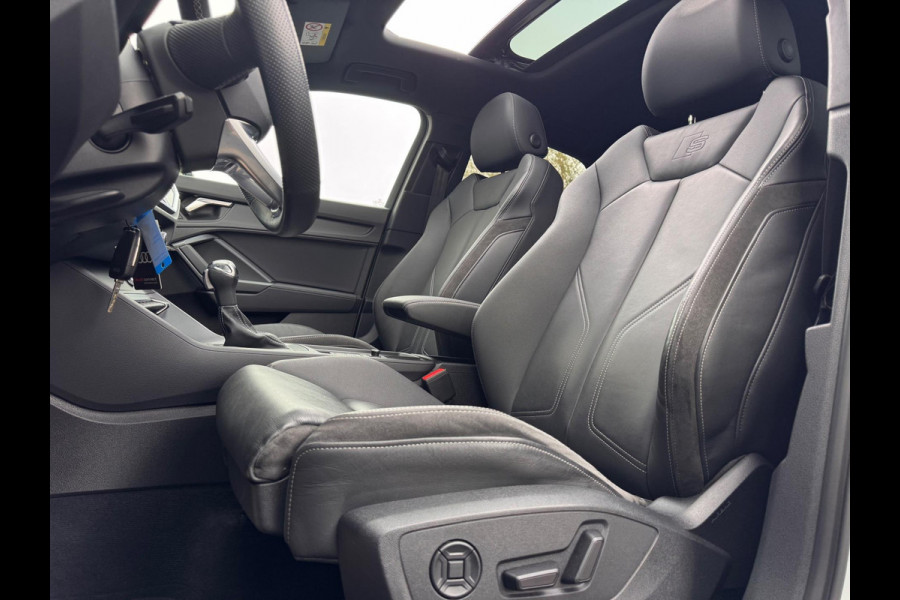 Audi Q3 Sportback 45 TFSI e S Edition Pano/Elektr.stoel/Blindspot Audi Q3 Sportback 45 TFSI e S Edition Pano/Elektr.stoel/Blindspot