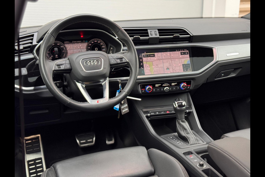 Audi Q3 Sportback 45 TFSI e S Edition Pano/Elektr.stoel/Blindspot Audi Q3 Sportback 45 TFSI e S Edition Pano/Elektr.stoel/Blindspot