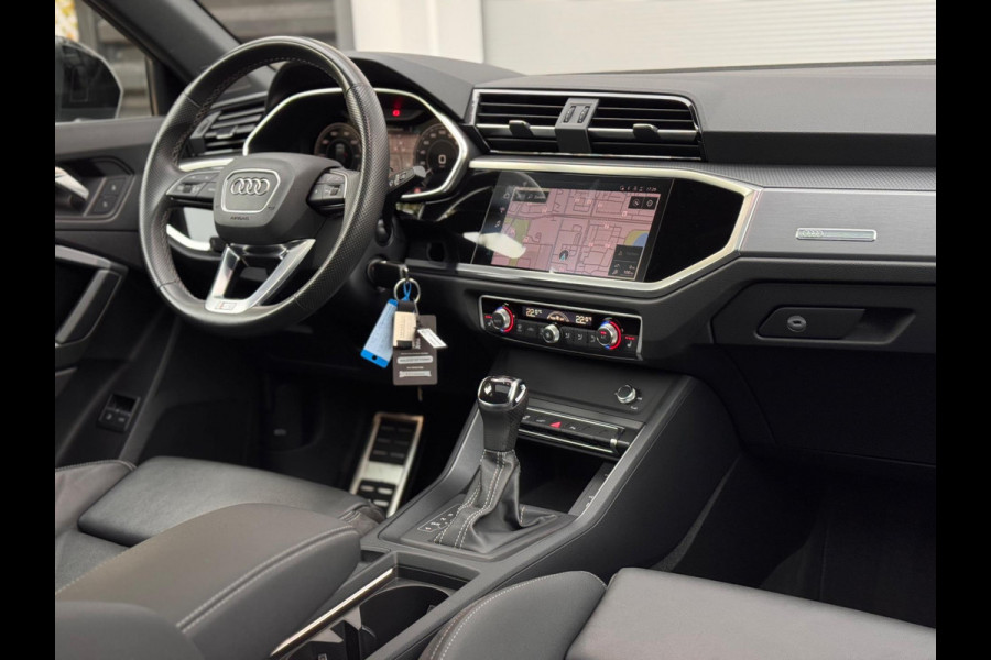 Audi Q3 Sportback 45 TFSI e S Edition Pano/Elektr.stoel/Blindspot Audi Q3 Sportback 45 TFSI e S Edition Pano/Elektr.stoel/Blindspot