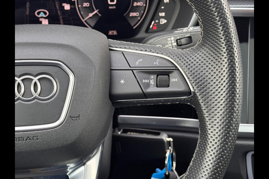 Audi Q3 Sportback 45 TFSI e S Edition Pano/Elektr.stoel/Blindspot Audi Q3 Sportback 45 TFSI e S Edition Pano/Elektr.stoel/Blindspot