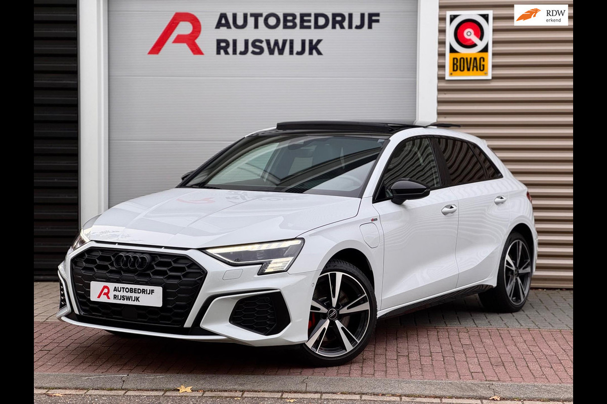 Audi A3 Sportback 45 TFSI e S Competition Pano/Matrix/RS zetels/B&O/HuD Audi A3 Sportback 45 TFSI e S Competition Pano/Matrix/RS zetels/B&O/HuD