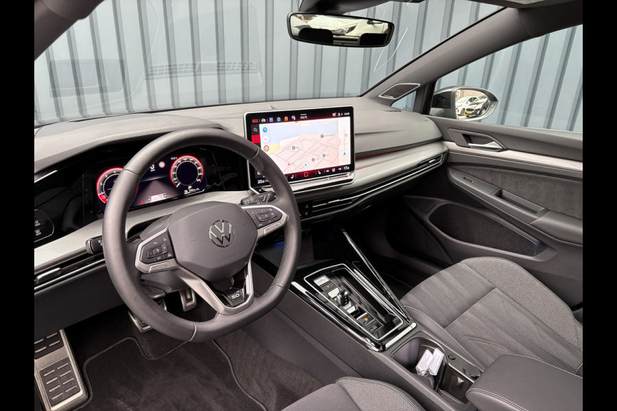 Volkswagen Golf 1.5 eTSI 50 Edition | Panodak | Head Up | Stoelgeheugen | Trekhaak Elk. Wegkl. | Harman/ Kardon | Prijs Rijklaar!! Volkswagen Golf 1.5 eTSI 50 Edition | Panodak | Head Up | Stoelgeheugen | Trekhaak Elk. Wegkl. | Harman/ Kardon | Prijs Rijklaar!!