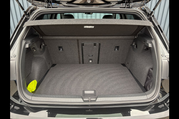 Volkswagen Golf 1.5 eTSI 50 Edition | Panodak | Head Up | Stoelgeheugen | Trekhaak Elk. Wegkl. | Harman/ Kardon | Prijs Rijklaar!! Volkswagen Golf 1.5 eTSI 50 Edition | Panodak | Head Up | Stoelgeheugen | Trekhaak Elk. Wegkl. | Harman/ Kardon | Prijs Rijklaar!!