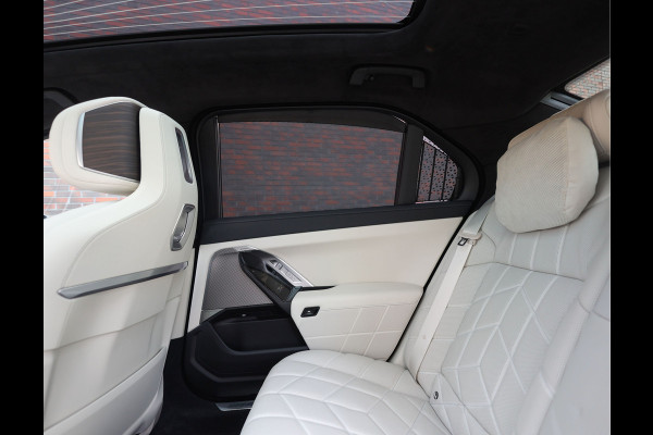 BMW 7 Serie M760e xDrive | Sky - Executive - Lounge - Drive Pro