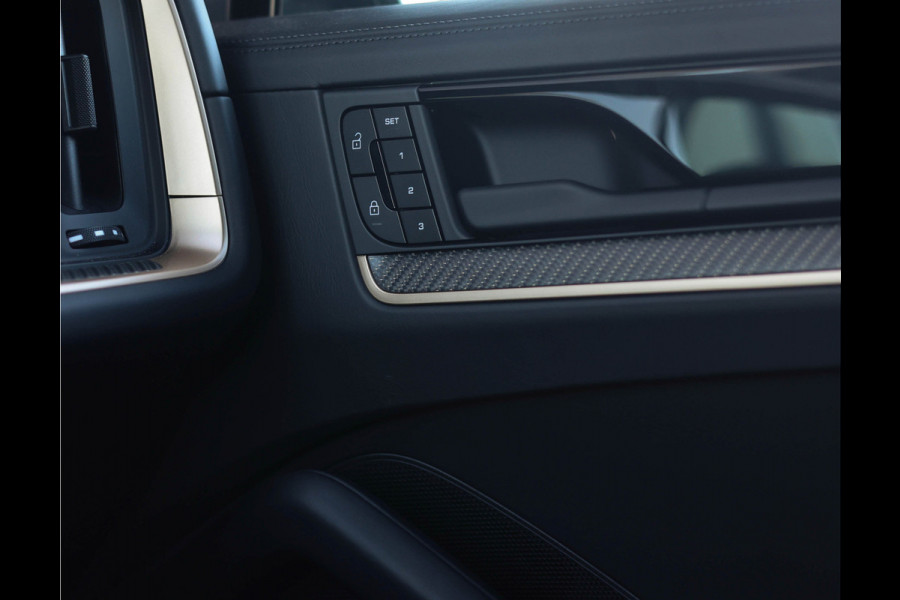 Porsche Cayenne Coupé 3.0 E-Hybrid | PTS Goodwood Green - Pano - Luchtvering