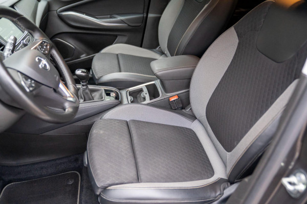 Opel Grandland X 1.2 Turbo Innovation|Prijs rijklaar incl. 12 mnd garantie|Trekhaak LMV Blindspot Stoel en stuurverwarming Carplay