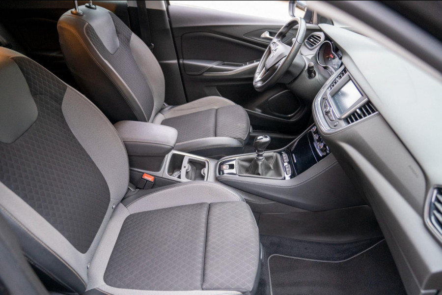Opel Grandland X 1.2 Turbo Innovation|Prijs rijklaar incl. 12 mnd garantie|Trekhaak LMV Blindspot Stoel en stuurverwarming Carplay