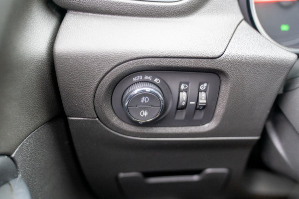 Opel Grandland X 1.2 Turbo Innovation|Prijs rijklaar incl. 12 mnd garantie|Trekhaak LMV Blindspot Stoel en stuurverwarming Carplay
